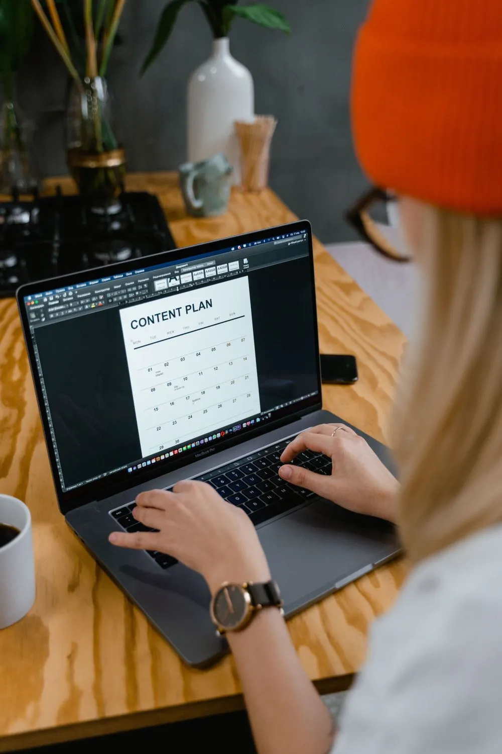 How To Batch Create A Month Of Social Media Content In One Day